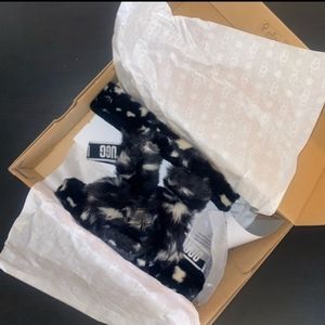 UGG OH Yeah Marbled Slipper size 9